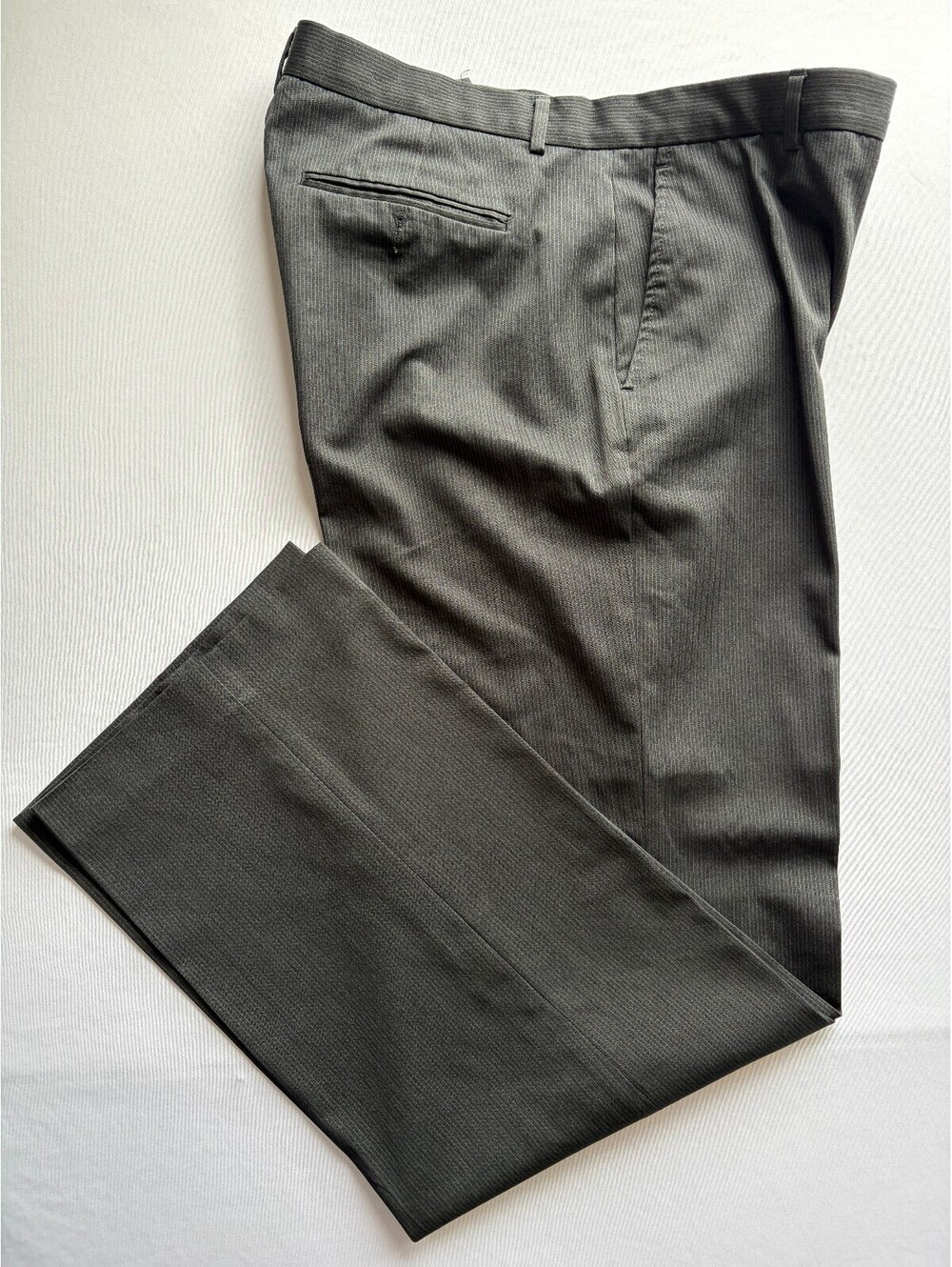 Calvin Klein Men’s 34x32 Gray Pinstripe Flat Front Dress Pants Straight Leg